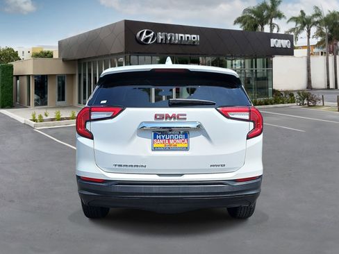 Used 2024 GMC Terrain SLE AWD/4WD image 4