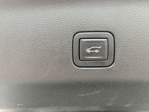 Used 2024 Chevrolet Tahoe Premier image 10