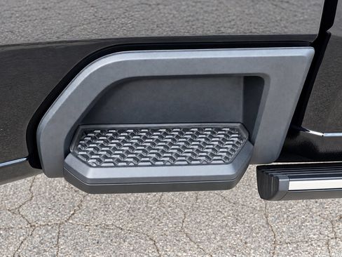 Certified 2024 Chevrolet Silverado 3500 High Country w/ High Country Premium Package AWD/4WD image 9