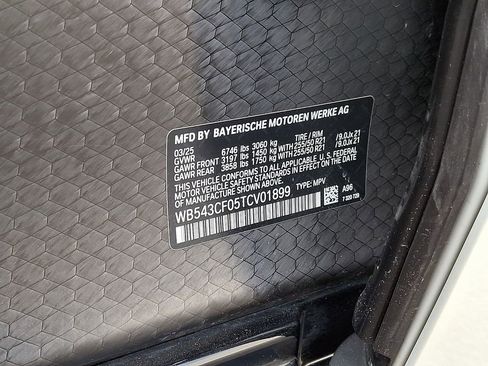 Certified 2026 BMW iX xDrive45 w/ M Sport Package image 28