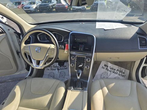 Used 2015 Volvo XC60 T6 image 3