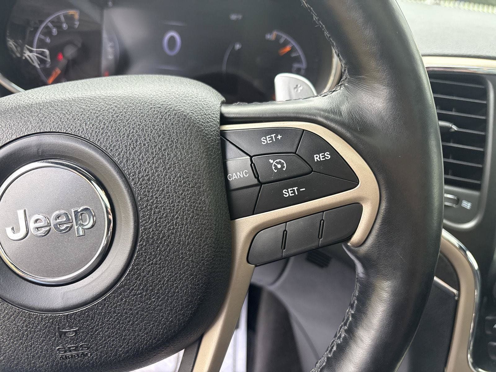 Used 2015 Jeep Grand Cherokee Limited w/ Luxury Group II AWD/4WD image 18