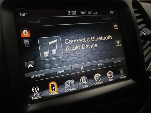Used 2016 Jeep Cherokee Limited FWD image 21