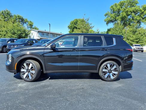 Used 2025 Mitsubishi Outlander SE FWD image 28