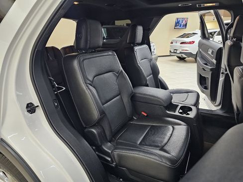 Used 2017 Ford Explorer Limited image 25