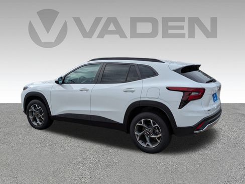 New 2025 Chevrolet Trax LT w/ Driver Confidence Package FWD image 27