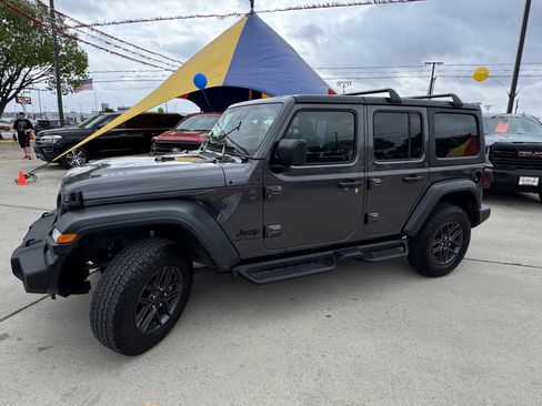 Used 2024 Jeep Wrangler Sport S image 11