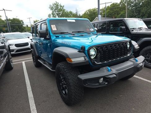 Used 2024 Jeep Wrangler Unlimited AWD/4WD image 3
