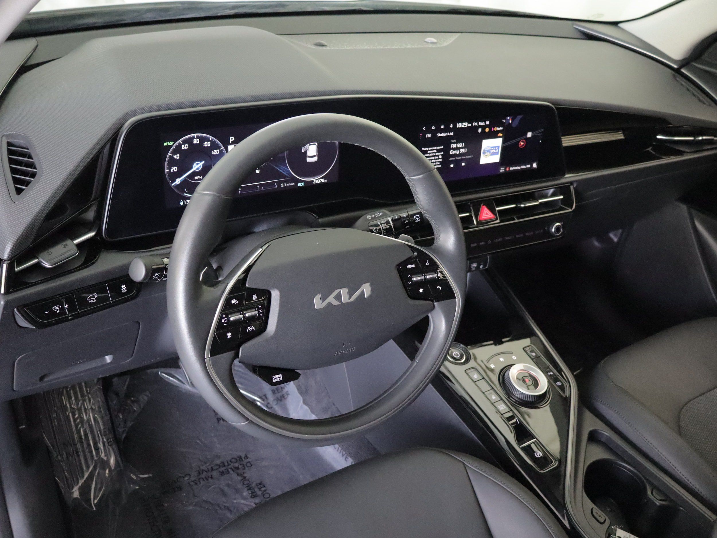 Used 2023 Kia Niro Wind w/ Wind Preserve Package FWD image 9