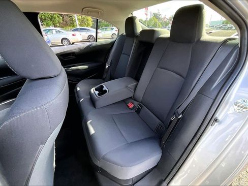 Used 2024 Toyota Corolla LE w/ LE Convenience Package FWD image 20