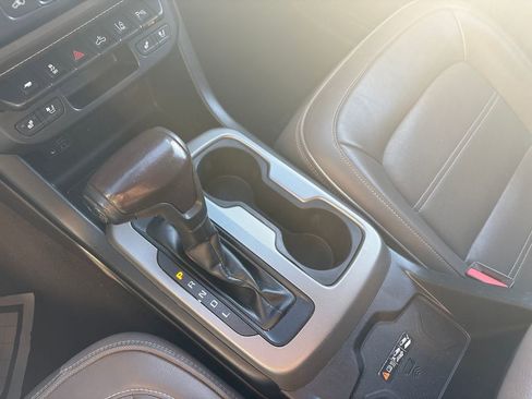 Used 2021 GMC Canyon Denali image 15