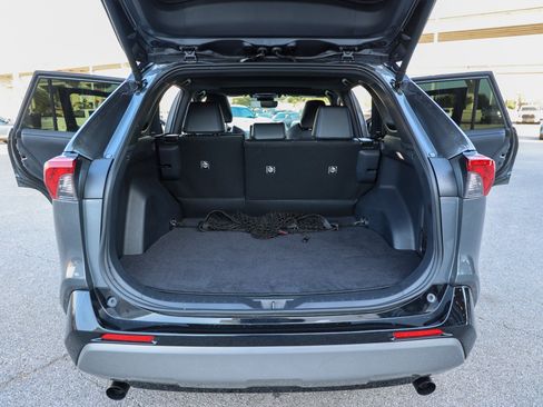 Used 2025 Toyota RAV4 XSE AWD/4WD image 36