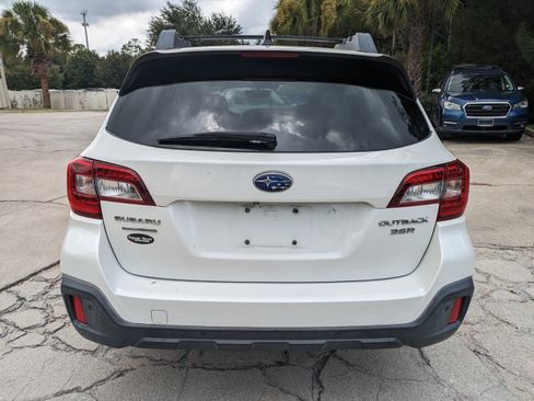 Used 2018 Subaru Outback 3.6R Limited AWD/4WD image 5