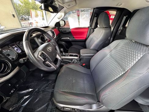 Used 2022 Toyota Tacoma SR5 image 19