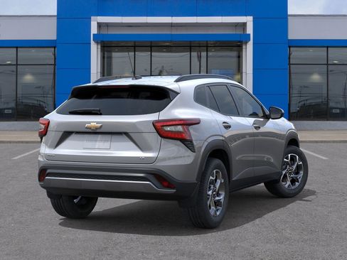 New 2026 Chevrolet Trax LT image 4