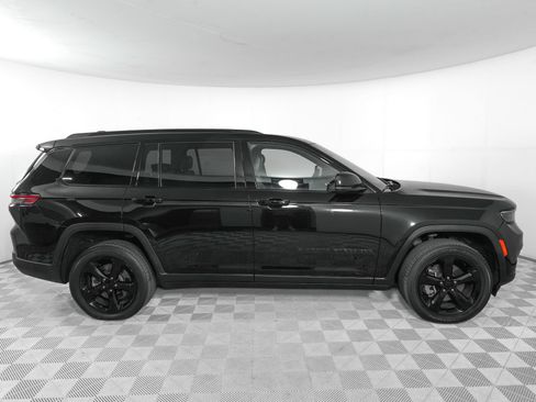 Used 2023 Jeep Grand Cherokee L Laredo AWD/4WD image 4