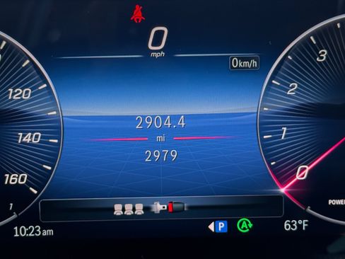 Used 2026 Mercedes-Benz GLB 250 4MATIC image 11