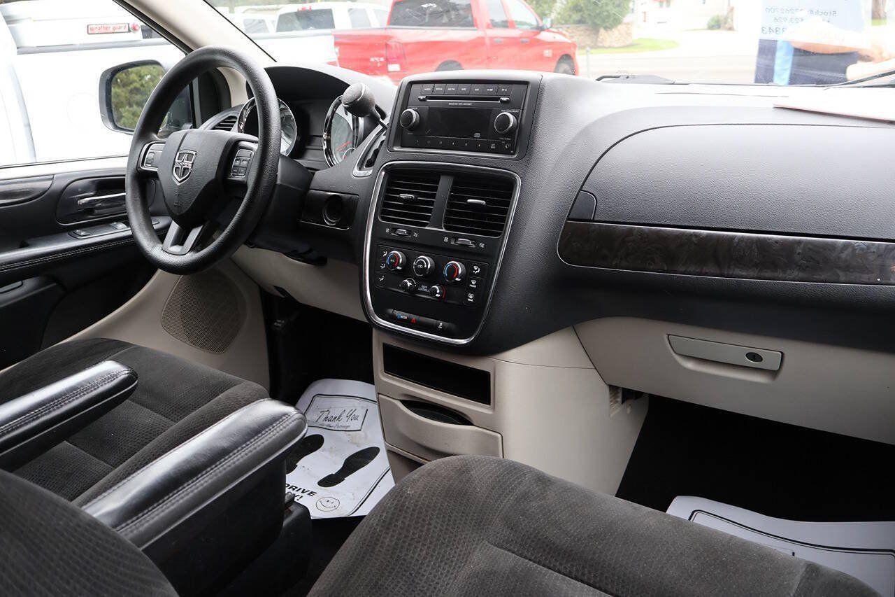 Used 2016 Dodge Grand Caravan SE w/ Quick Order Package 29E SE FWD image 23