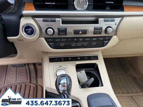 Used 2013 Lexus ES 300h w/ Luxury Pkg FWD image 21