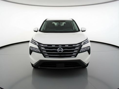 Used 2025 Nissan Rogue SV FWD image 2