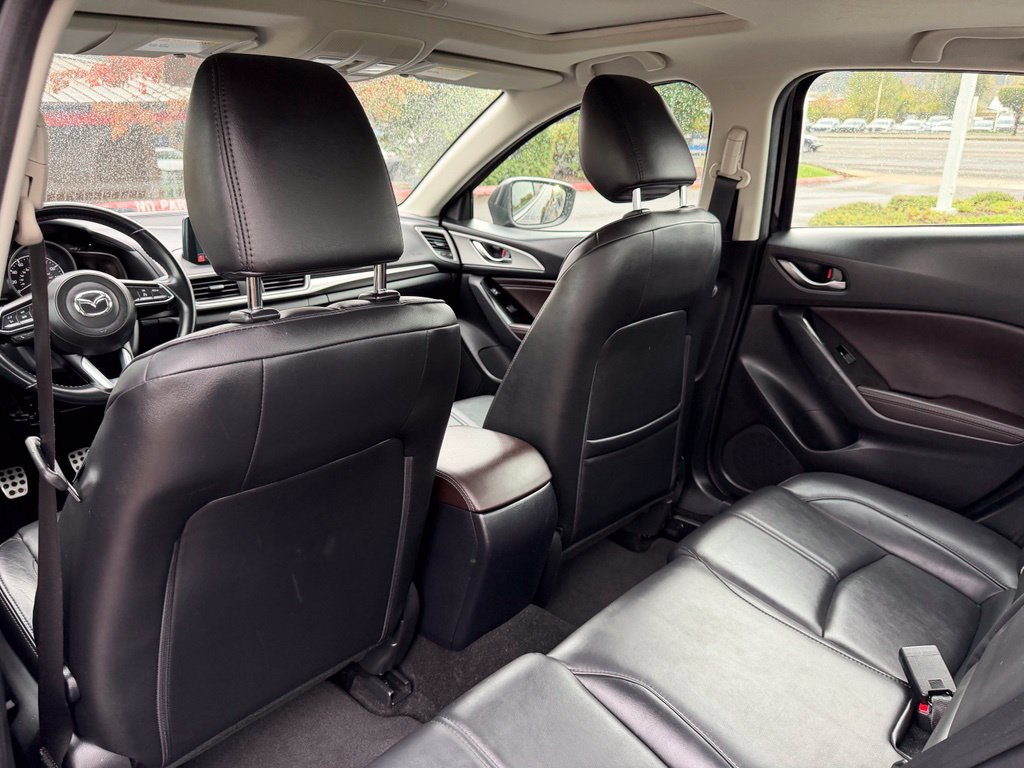 Used 2018 MAZDA MAZDA3 Touring FWD image 32