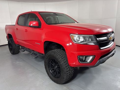 Used 2020 Chevrolet Colorado Z71 AWD/4WD image 2