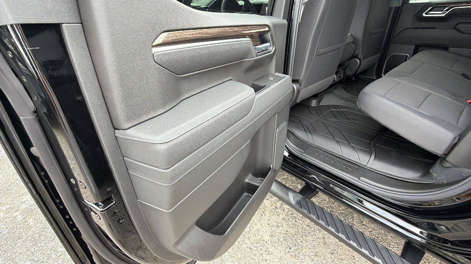 New 2026 Chevrolet Silverado 1500 RST w/ RST Select Package AWD/4WD image 18
