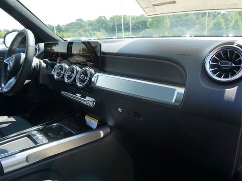 New 2025 Mercedes-Benz GLB 250 4MATIC image 65