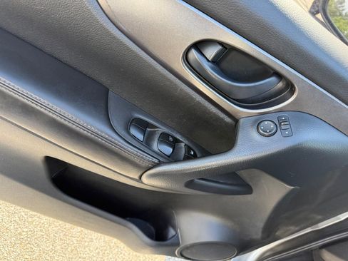 Used 2021 Nissan Rogue Sport S image 22