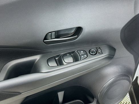 Used 2024 Nissan Kicks S image 15