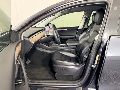 Used 2025 Tesla Model Y Long Range image 25