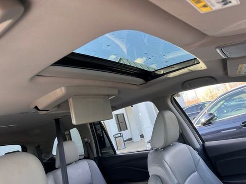 Used 2020 Honda Pilot Touring image 35