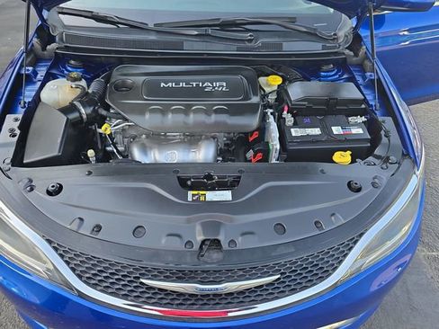 Used 2015 Chrysler 200 Limited image 27