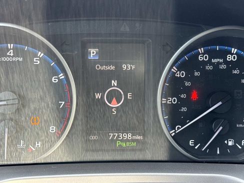Used 2017 Toyota RAV4 XLE FWD image 29
