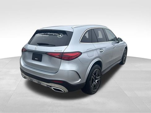 Used 2025 Mercedes-Benz GLC 350e 4MATIC image 5