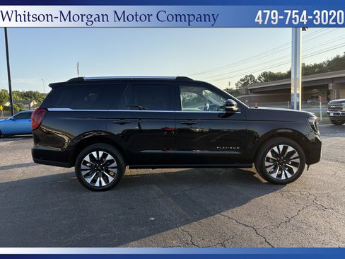 Used 2025 Ford Expedition Platinum w/ Driver's Package AWD/4WD image 5
