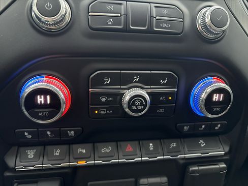 Used 2020 GMC Sierra 3500 Denali w/ Denali Ultimate Package image 15