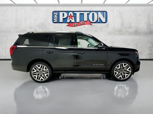 New 2026 Ford Expedition Platinum image 8