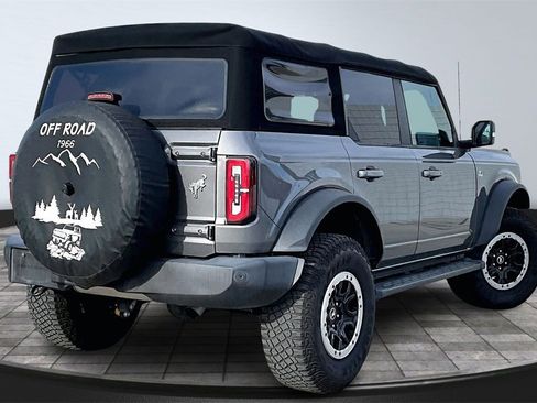 Used 2022 Ford Bronco Outer Banks w/ Sasquatch Package image 14