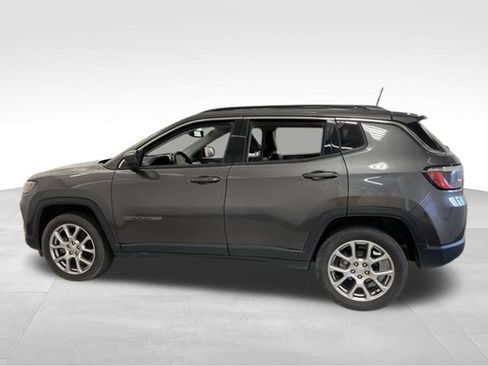 Used 2022 Jeep Compass Latitude AWD/4WD image 4