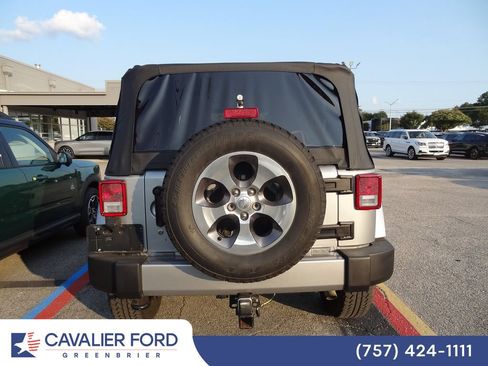 Used 2016 Jeep Wrangler Sahara w/ Connectivity Group AWD/4WD image 4