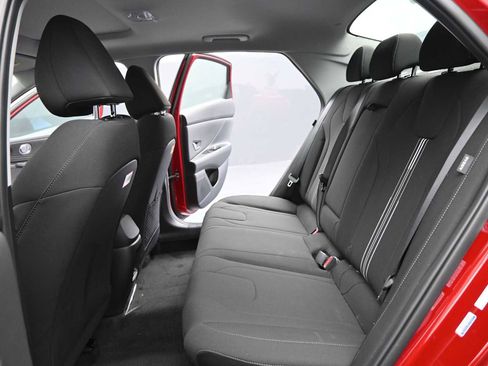 Certified 2024 Hyundai Elantra SEL w/ Convenience Package image 14