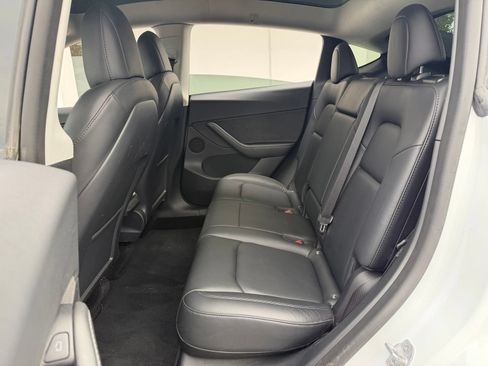 Used 2022 Tesla Model Y Performance AWD/4WD image 18