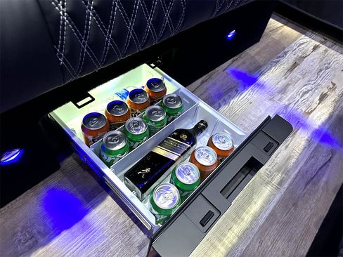 Used 2024 Mercedes-Benz Sprinter 3500 image 22