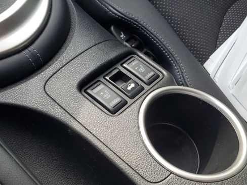 Used 2019 Nissan 370Z Touring Sport RWD image 30