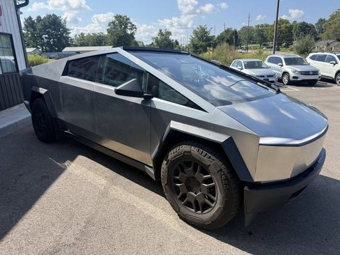 Used 2024 Tesla Cybertruck Cyberbeast AWD/4WD image 6