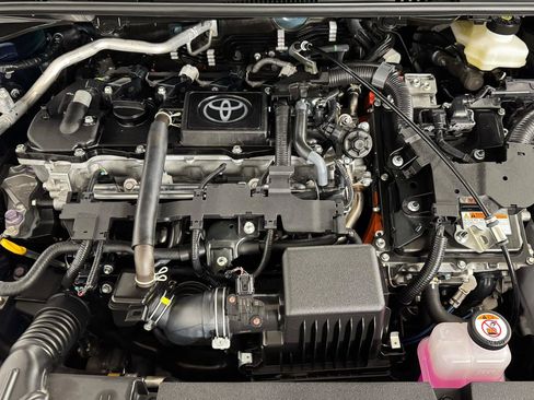 Used 2025 Toyota Corolla LE w/ LE Premium Package FWD image 9