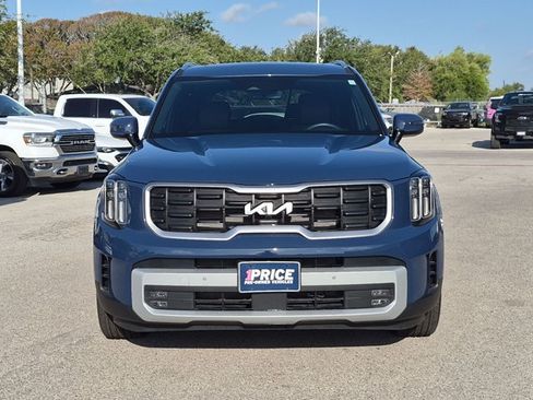 Used 2025 Kia Telluride SX w/ SX Captain's Chair Package AWD/4WD image 2