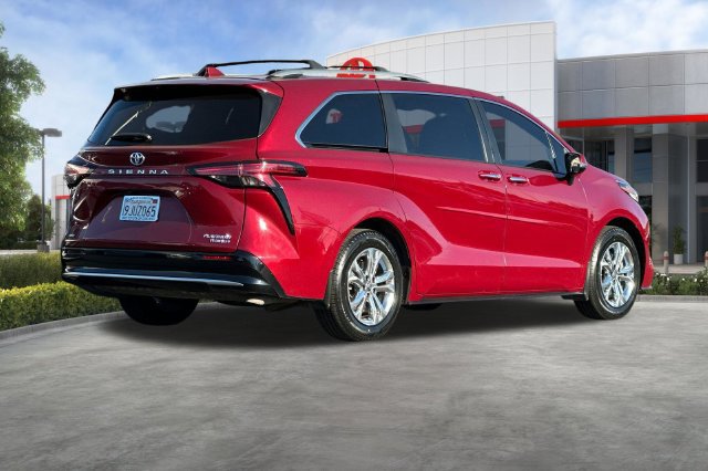Certified 2023 Toyota Sienna Platinum AWD/4WD image 5