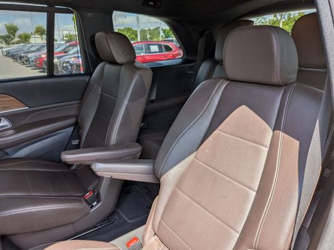 Used 2021 Mercedes-Benz GLS 450 4MATIC image 31